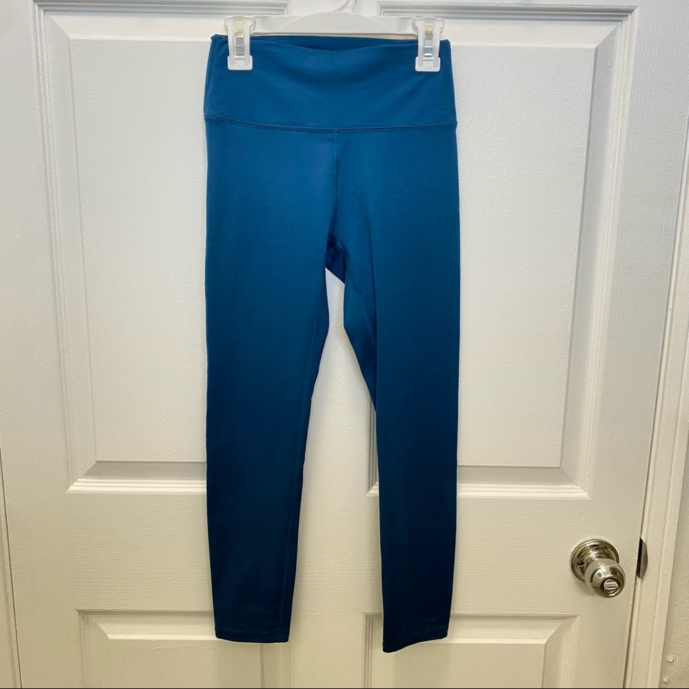 Fabletics Navy 7/8 Leggings